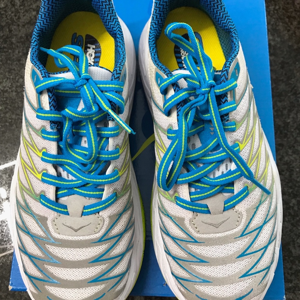 HOKA ONE ONE -CLAYTON 2